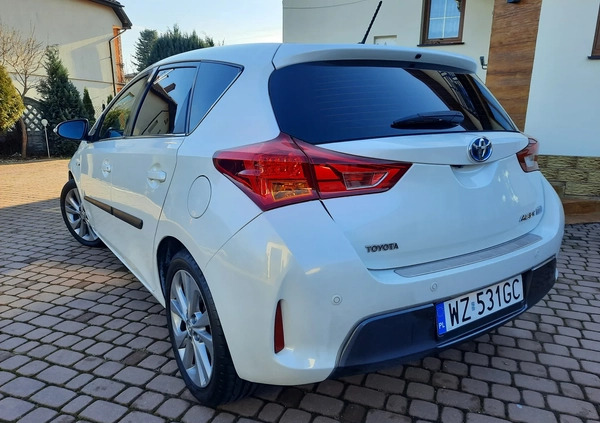 Toyota Auris cena 46000 przebieg: 104000, rok produkcji 2013 z Leszno małe 191